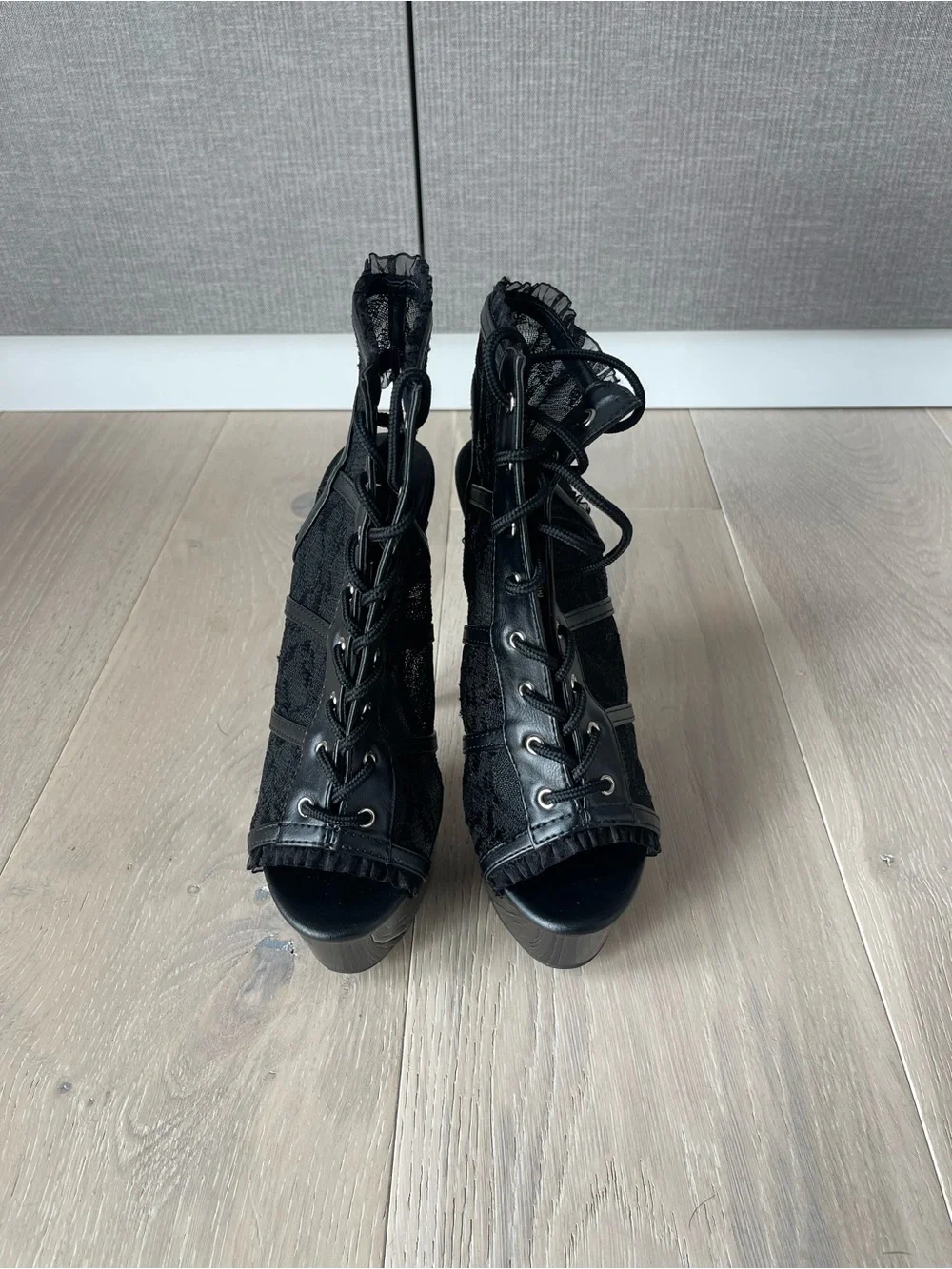 Pleaser | Lace Booties